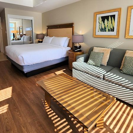 Watermark Beach Resort Осойос Екстериор снимка
